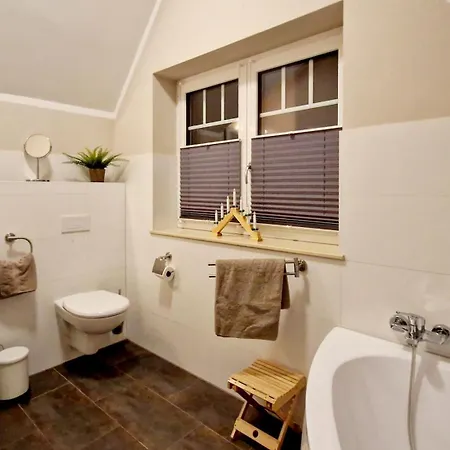 Zirchow, Haffcottage Casa de Férias *